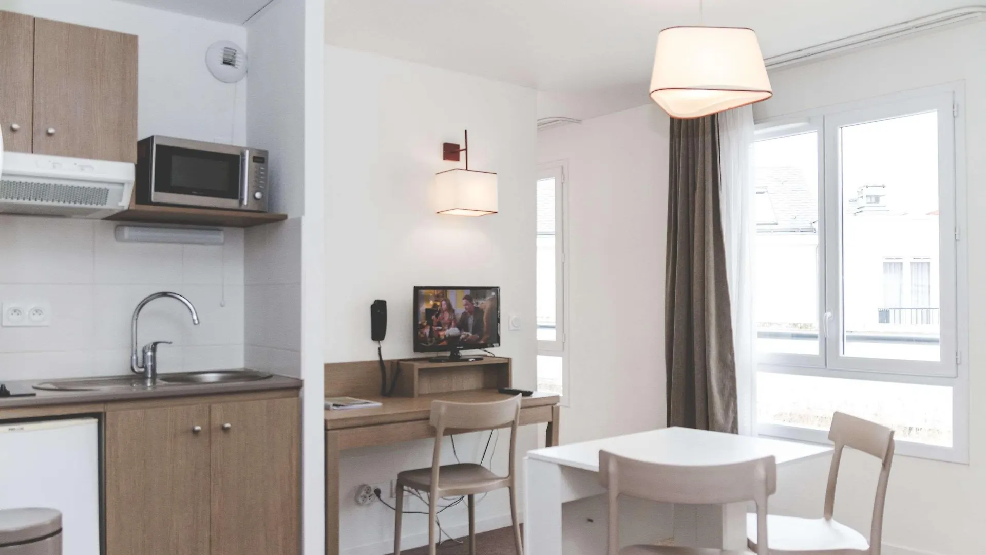 Terres De France - Appart'Hotel Quimper Bretagne Апарт-отель