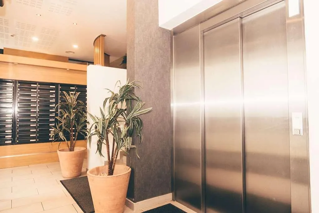 *** Aparthotel Terres De France - Appart'Hotel Quimper Bretagne France
