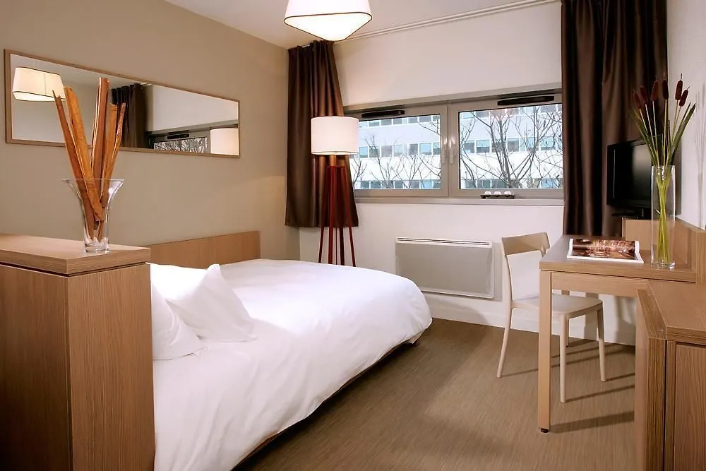 *** Aparthotel Terres De France - Appart'Hotel Quimper Bretagne France